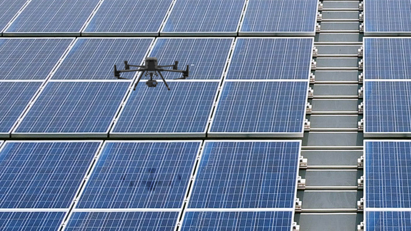 凯发以无人机搭配IR Sensor热显像技术进行全方面模块健检，有效降低人力成本并提升发电量