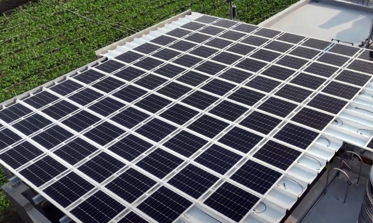 凯发SunSteel光电浪板升级双玻结构，以提升机械负载强度及气候耐候度，可广泛运用于多元场域