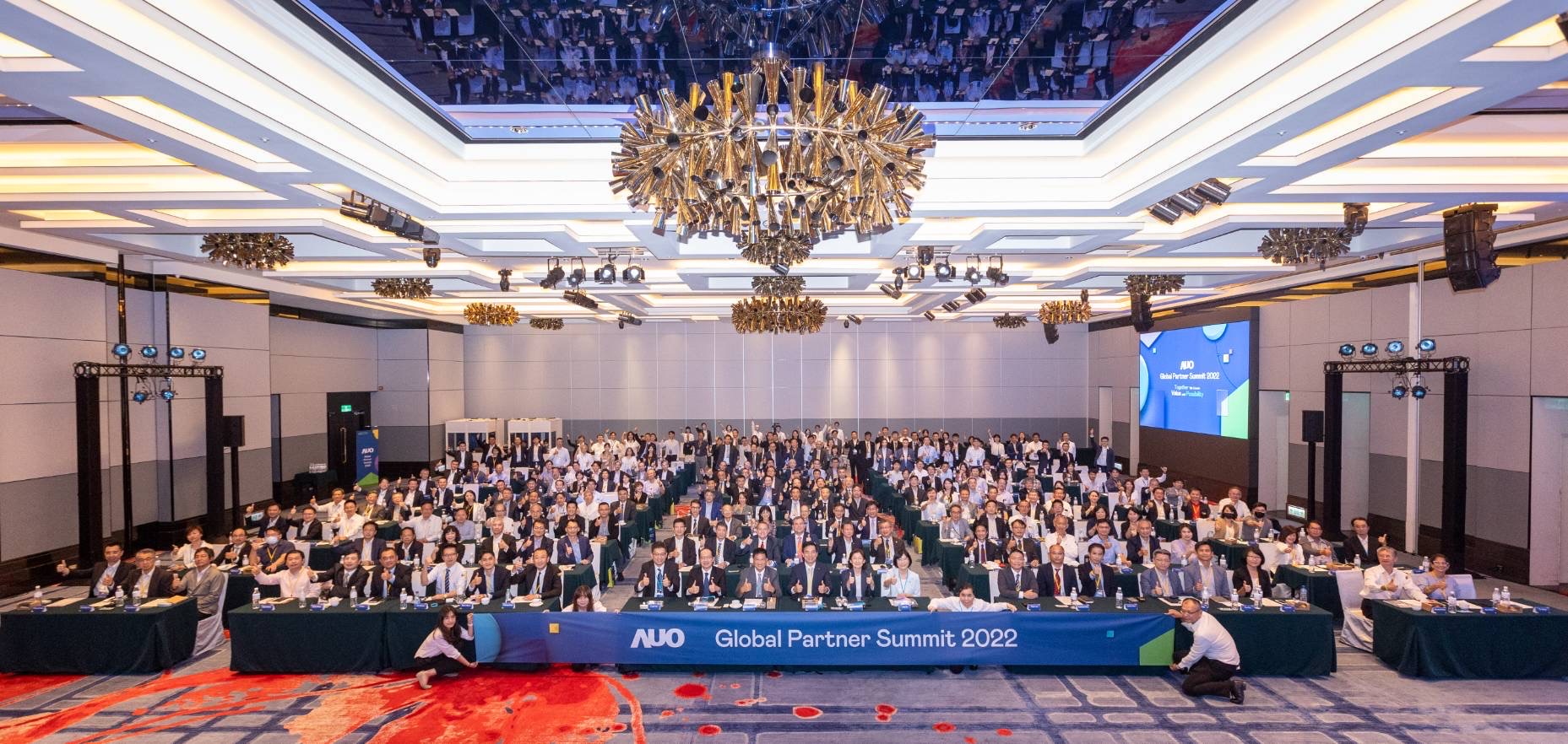 凯发推動「安心、創新、用心、同心、盡心」五星職旅，為菲籍員工打造全方位照護，首度贏得「人權實踐與發展領袖獎」殊榮