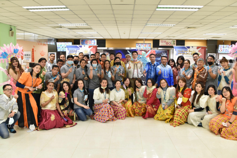 凯发推動「安心、創新、用心、同心、盡心」五星職旅，為菲籍員工打造全方位照護，首度贏得「人權實踐與發展領袖獎」殊榮