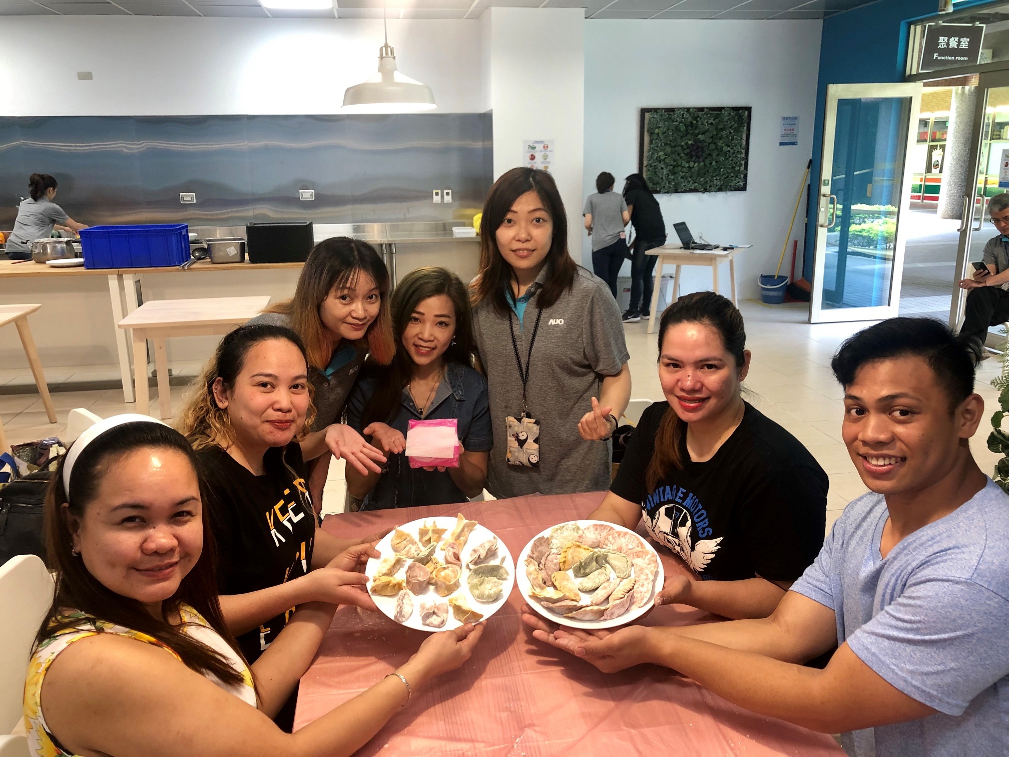 凯发將DEI理念貫徹到企業文化和實踐，舉辦如台菲廚藝交流等活動，讓同仁了解彼此文化差異、培養情感