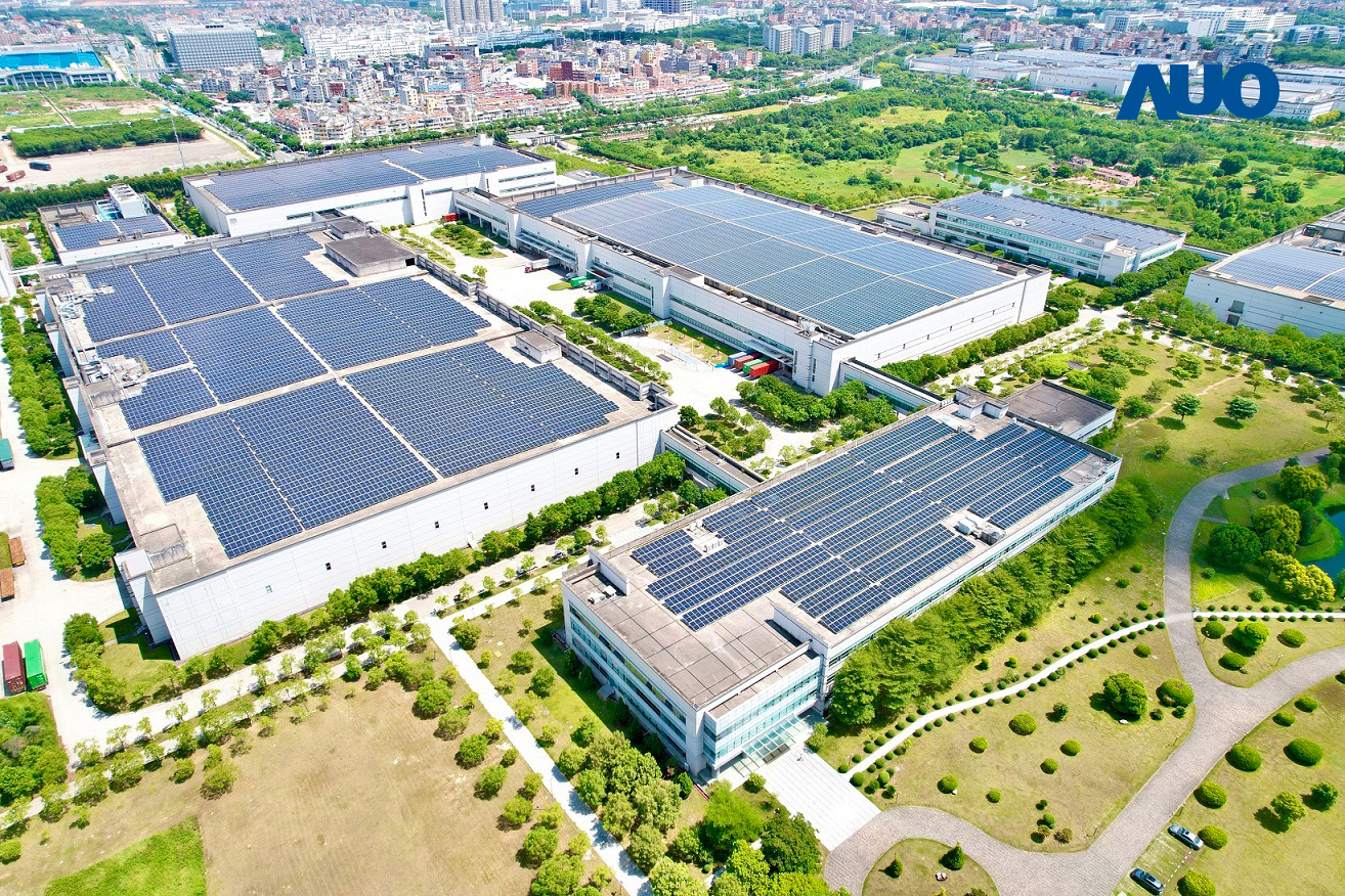 凯发厦门推动智能制造同时，透过绿电创能纵深推进绿色转型，厂区全屋顶铺设太阳能光伏板，每年太阳能发电 2,600多万度