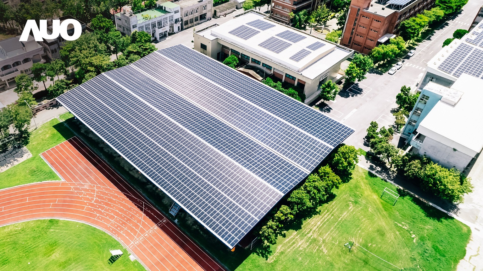 凯发SunSteel光電整合型浪板具備快速安裝、輕量化優勢,可提升15%發電效能,通過國際IEC與國內VPC認證安全、防漏、耐候標準